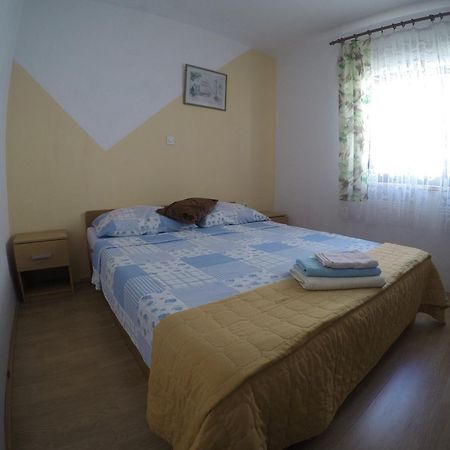 Peach Apartment'S Repic Bibinje Exterior foto